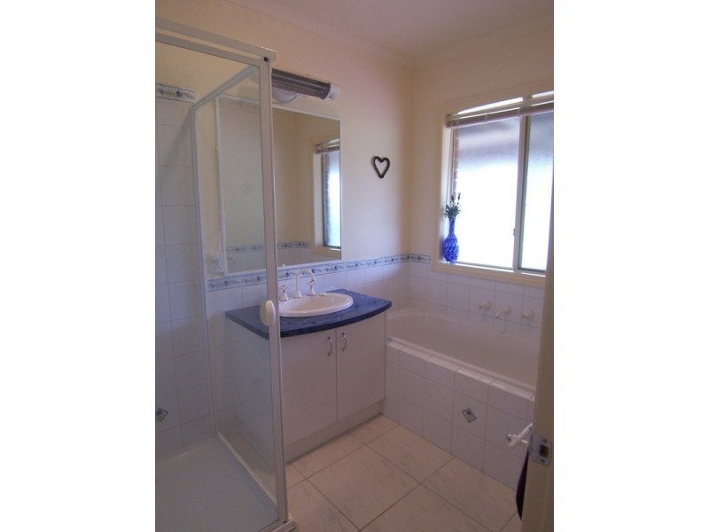 3 William Court, Junortoun VIC 3551