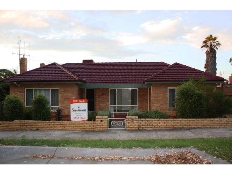 102 Olinda Street, Quarry Hill VIC 3550