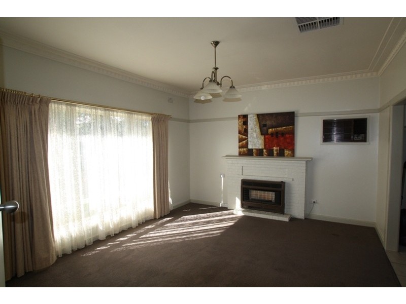 102 Olinda Street, Quarry Hill VIC 3550