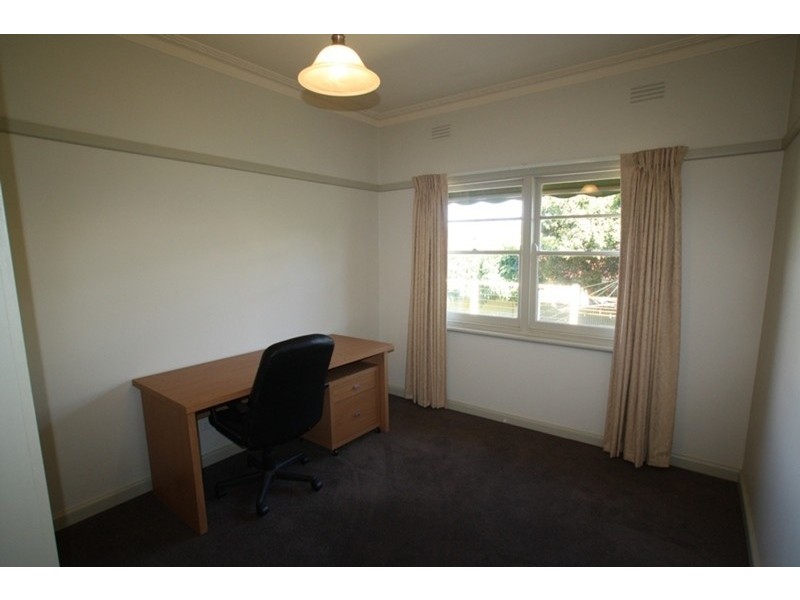 102 Olinda Street, Quarry Hill VIC 3550