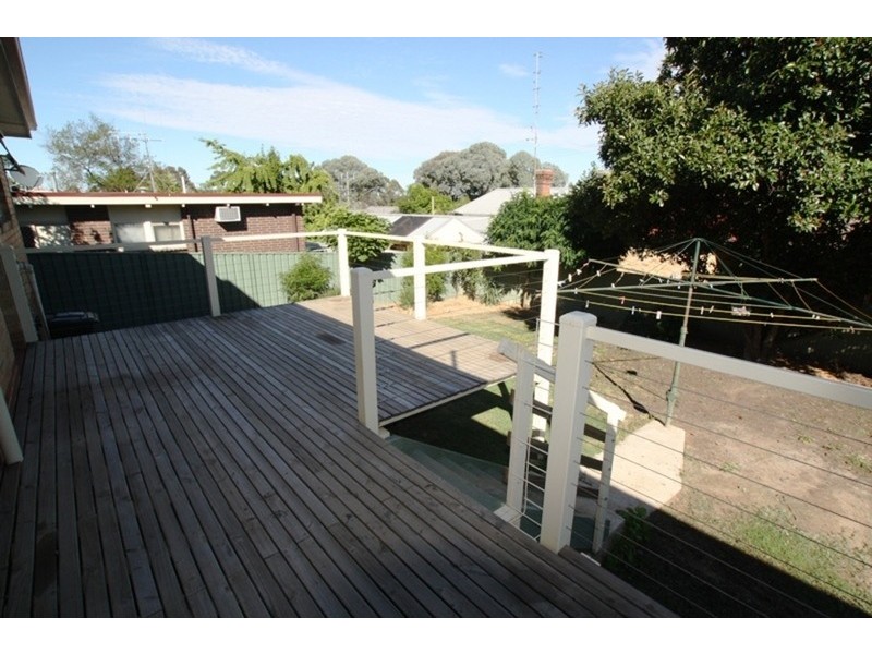 102 Olinda Street, Quarry Hill VIC 3550