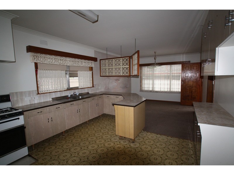 222 High Street, Kangaroo Flat VIC 3555