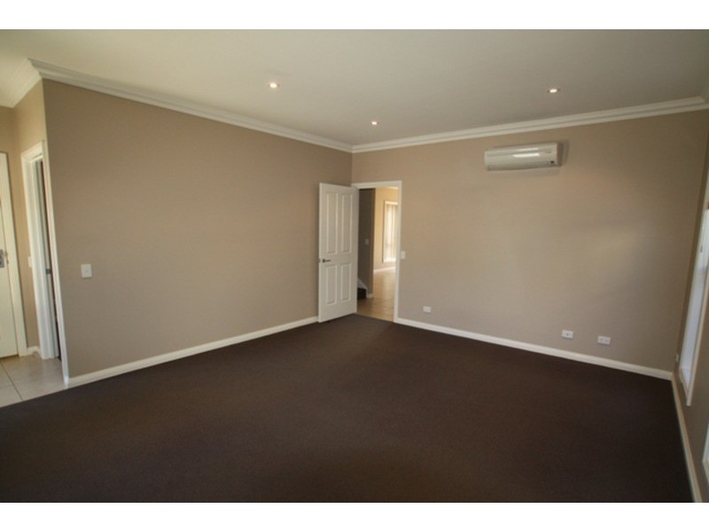 4 Wisteria Court, Quarry Hill VIC 3550