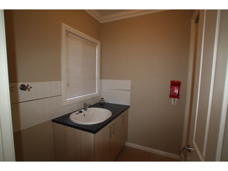 4 Wisteria Court, Quarry Hill VIC 3550
