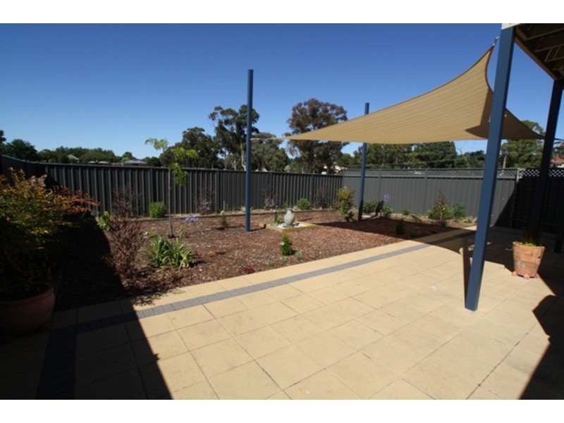 4 Wisteria Court, Quarry Hill VIC 3550