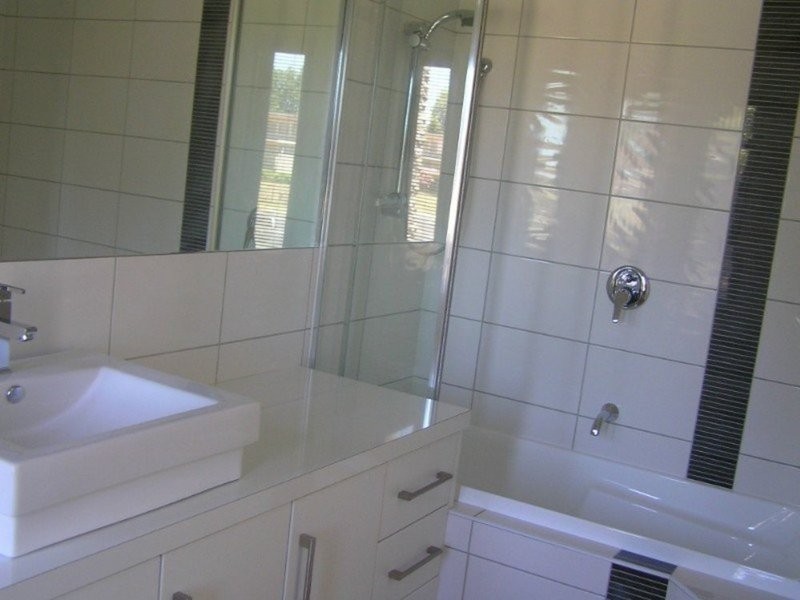 1/17 Osborne Street, Flora Hill VIC 3550