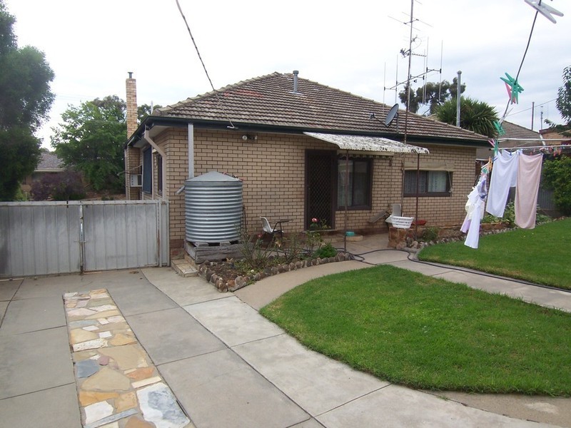 4 Wirth Street, Flora Hill VIC 3550