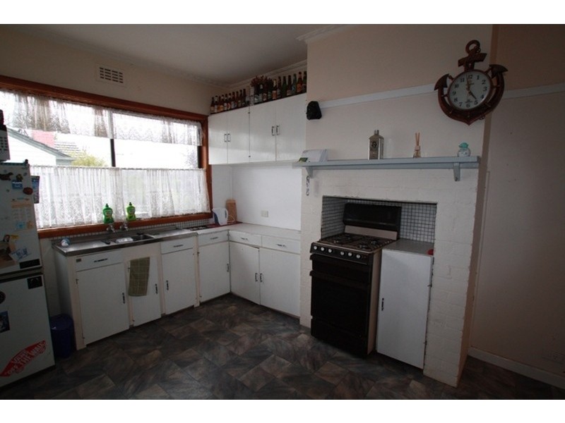 18 Symonds Street, Golden Square VIC 3555