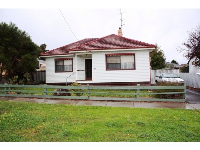 18 Symonds Street, Golden Square VIC 3555