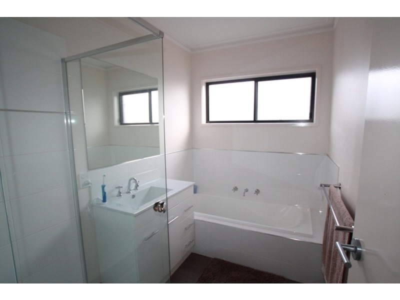 4 Dylana Court, Kangaroo Flat VIC 3555