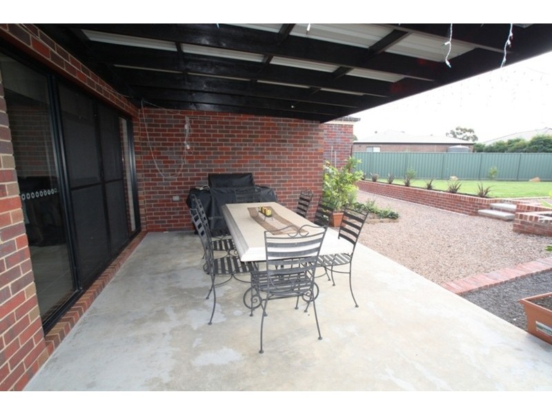 4 Dylana Court, Kangaroo Flat VIC 3555