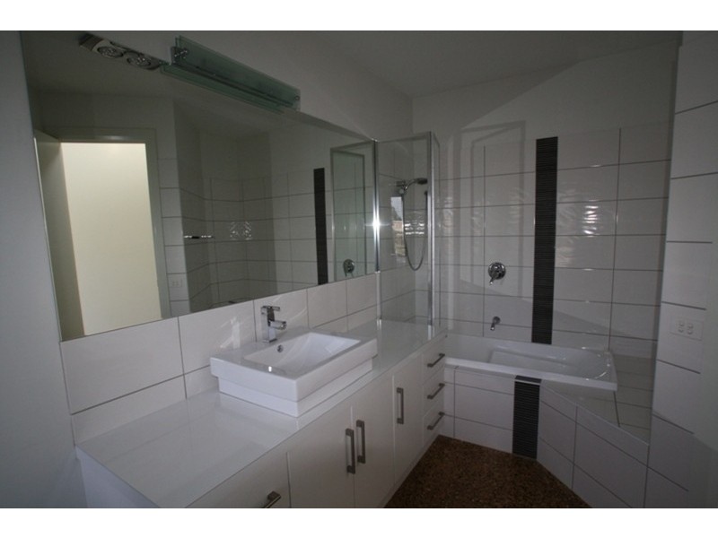 1/17 Osbourne Street, Flora Hill VIC 3550