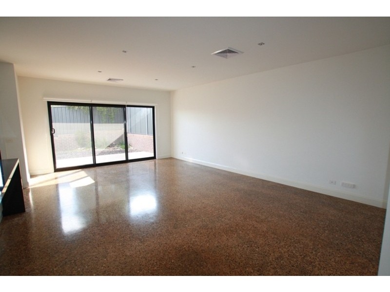 1/17 Osbourne Street, Flora Hill VIC 3550