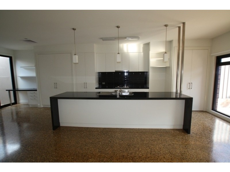 1/17 Osbourne Street, Flora Hill VIC 3550