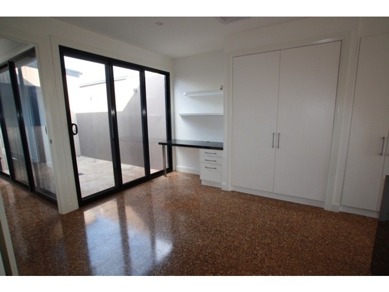 1/17 Osbourne Street, Flora Hill VIC 3550