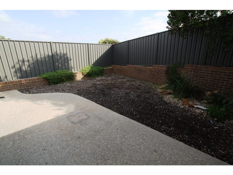 1/17 Osbourne Street, Flora Hill VIC 3550