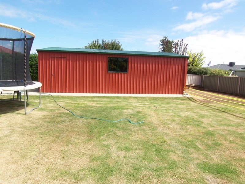 4 Cassandra Crescent, Epsom VIC 3551