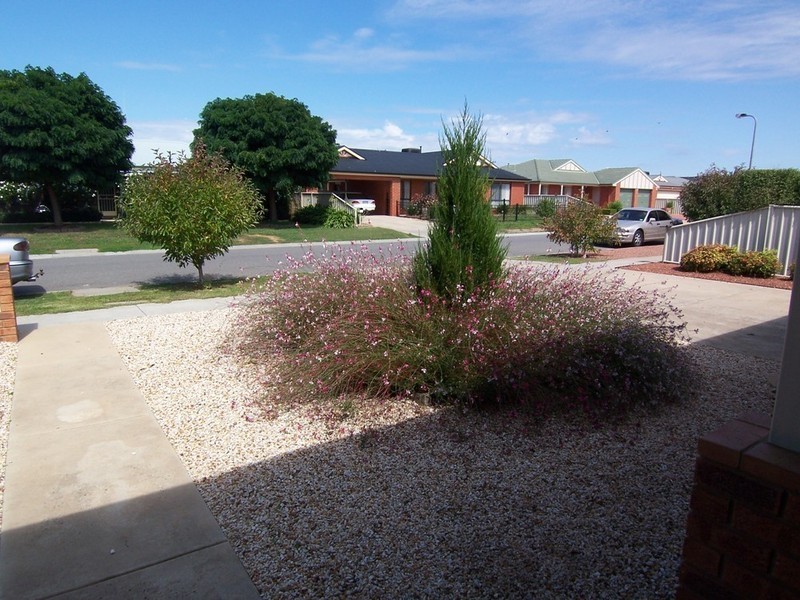 4 Cassandra Crescent, Epsom VIC 3551