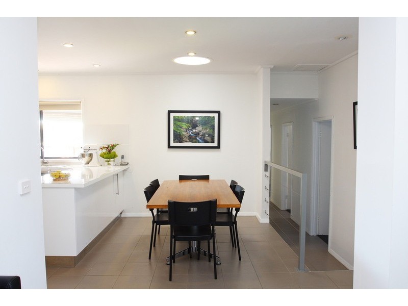 11 Desmond Street, Strathdale VIC 3550