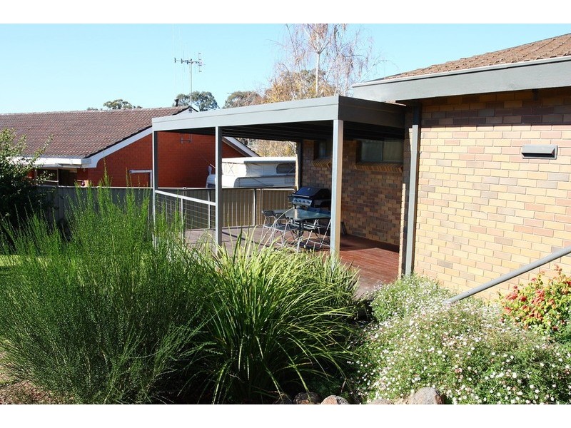 11 Desmond Street, Strathdale VIC 3550