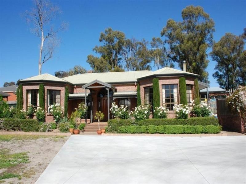 72 Marnie Road, Strathdale VIC 3550