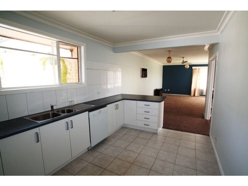 16  Monreith Avenue, Flora Hill VIC 3550