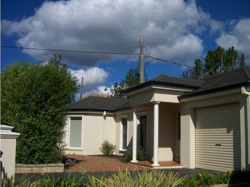 3/32 Bay Street, Golden Square VIC 3555