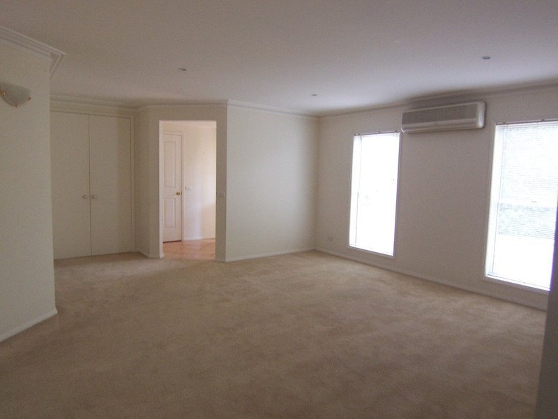 3/32 Bay Street, Golden Square VIC 3555