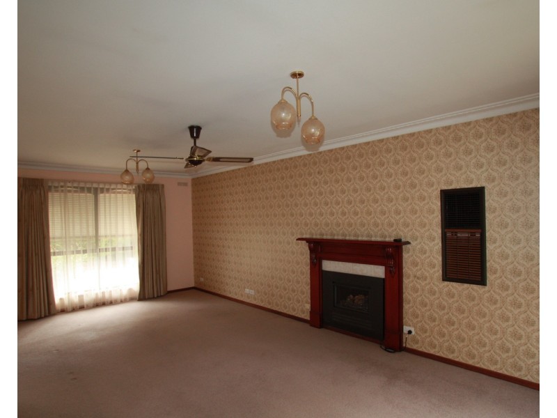 2A Ridgeway Crescent, Kennington VIC 3550