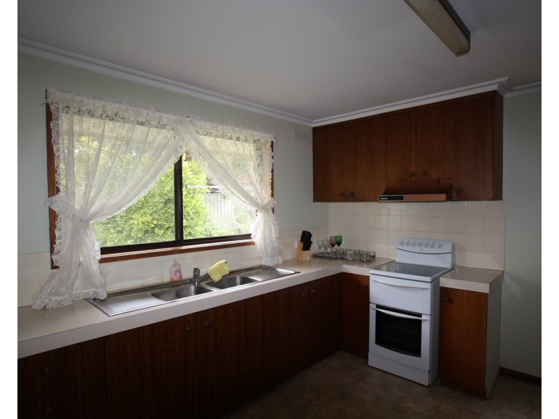 2A Ridgeway Crescent, Kennington VIC 3550