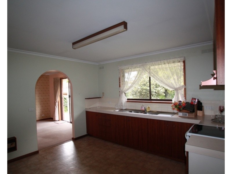 2A Ridgeway Crescent, Kennington VIC 3550