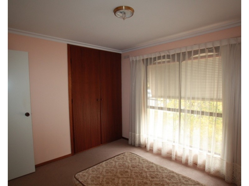 2A Ridgeway Crescent, Kennington VIC 3550