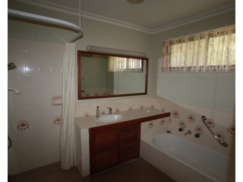 2A Ridgeway Crescent, Kennington VIC 3550