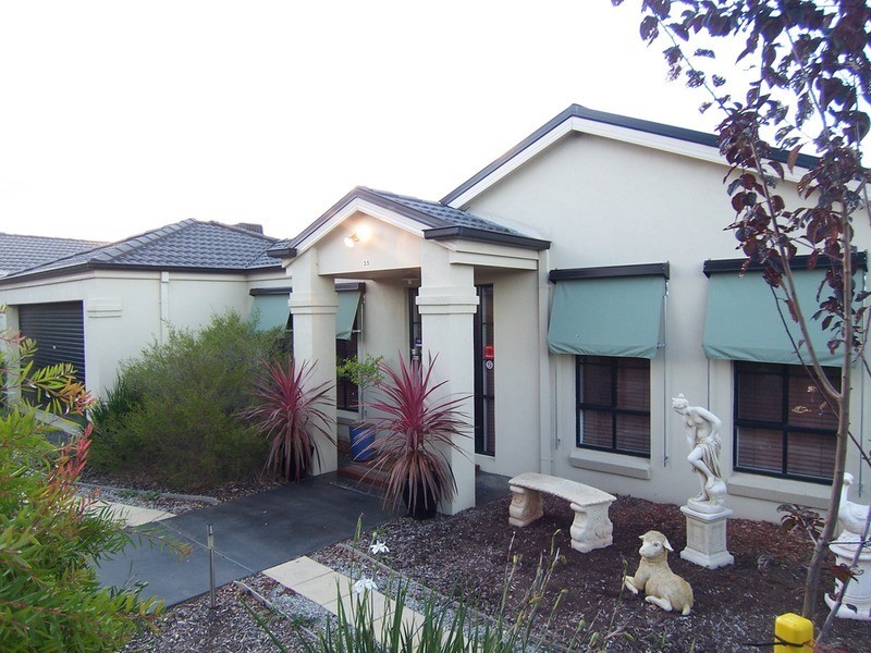 35 Brentwood Boulevard, Strathfieldsaye VIC 3551