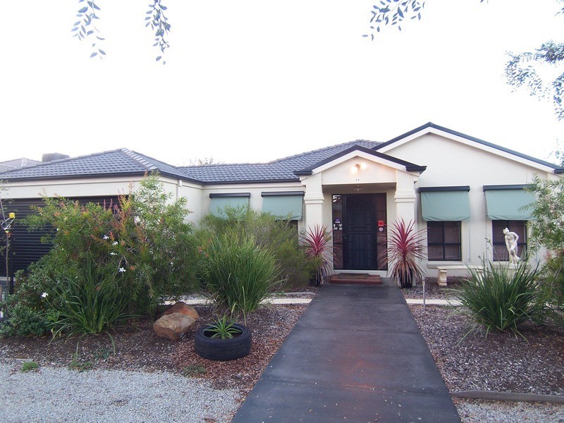 35 Brentwood Boulevard, Strathfieldsaye VIC 3551