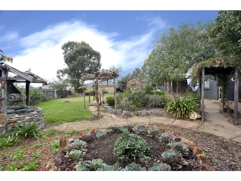 13 Brown Street, California Gully VIC 3556