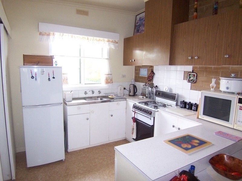 1 & 2/34a Curtin Street, Flora Hill VIC 3550