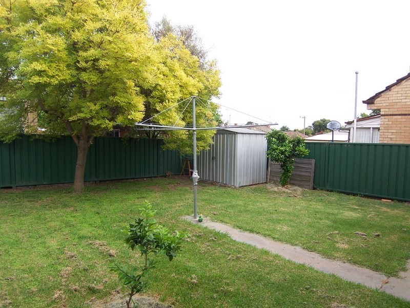 1 & 2/34a Curtin Street, Flora Hill VIC 3550