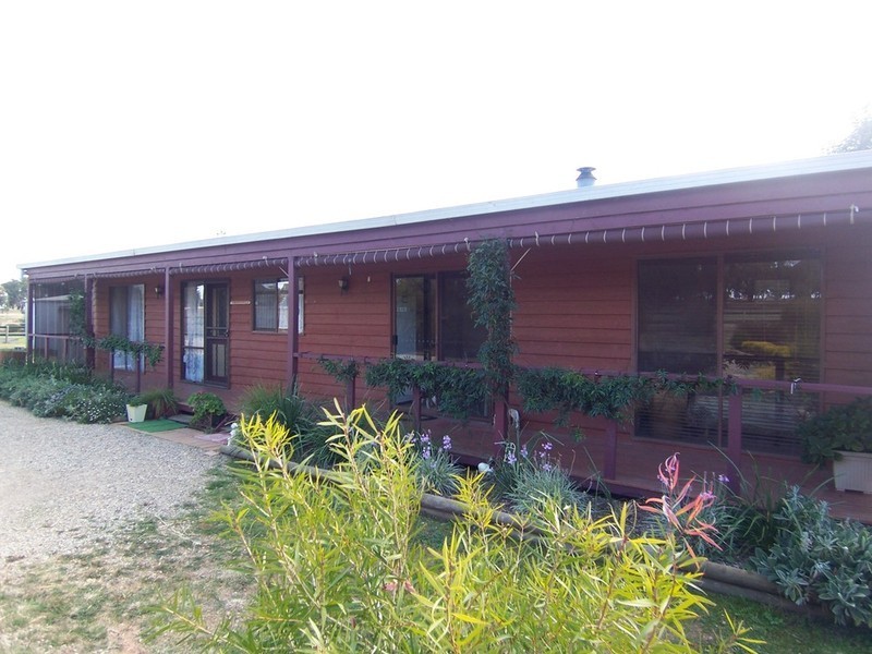 81 Thomas Lane, Neilborough VIC 3570