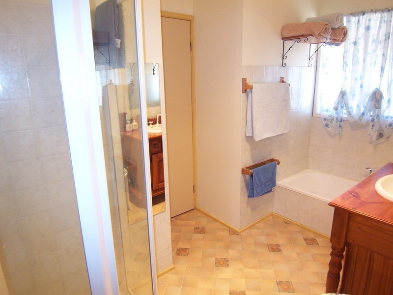 81 Thomas Lane, Neilborough VIC 3570