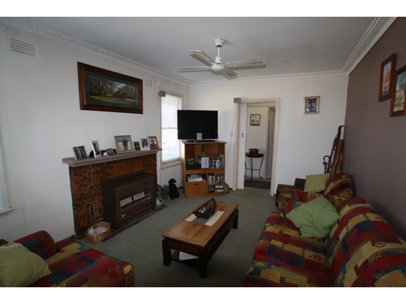 24 Wesley Street, Kangaroo Flat VIC 3555