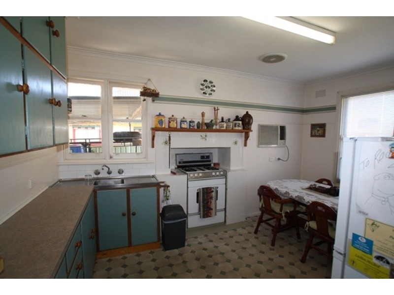 24 Wesley Street, Kangaroo Flat VIC 3555