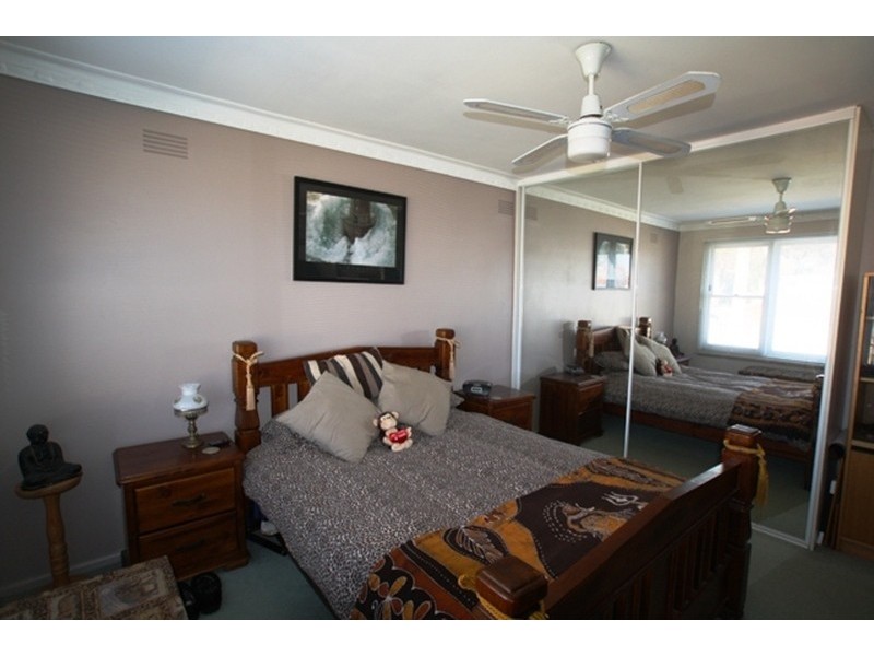 24 Wesley Street, Kangaroo Flat VIC 3555