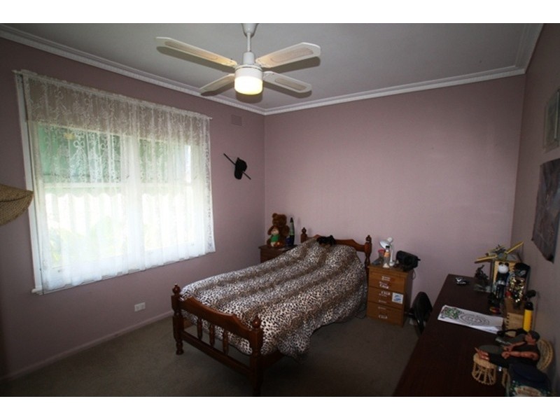 24 Wesley Street, Kangaroo Flat VIC 3555