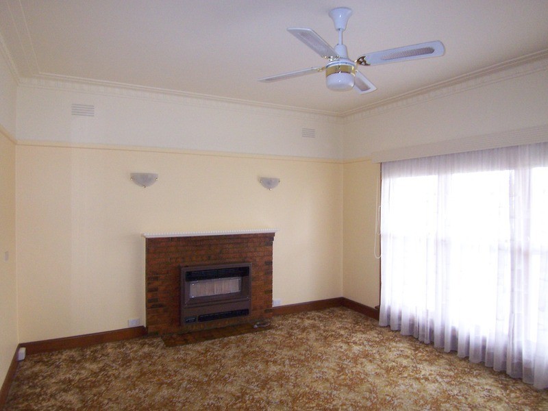 32 Hammer Street, Flora Hill VIC 3550