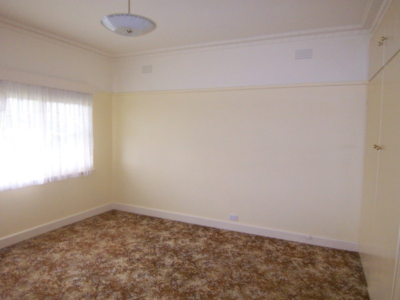 32 Hammer Street, Flora Hill VIC 3550