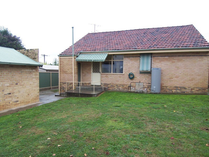 32 Hammer Street, Flora Hill VIC 3550