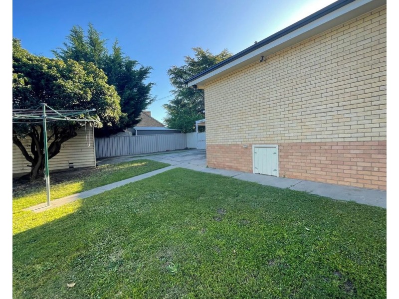 214 Neale Street, Flora Hill VIC 3550