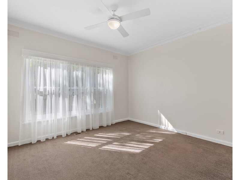 214 Neale Street, Flora Hill VIC 3550