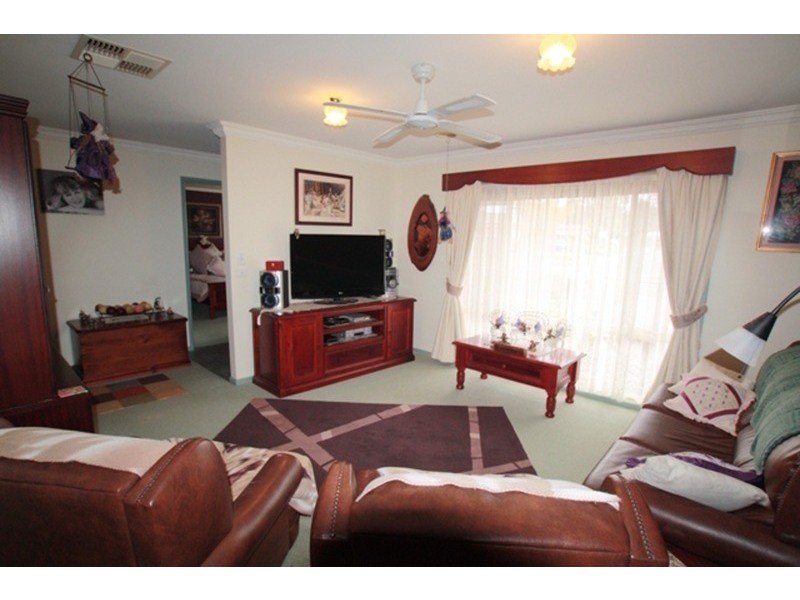 8 Jamieson Park Drive, Kangaroo Flat VIC 3555